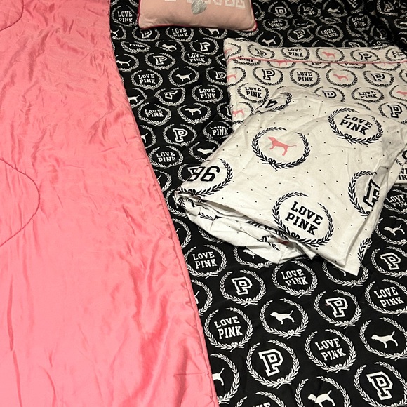 Victoria’s Secret Pink Monogram Full Sheets Rare ON HOLD DO NOT BUY - Picture 6 of 7